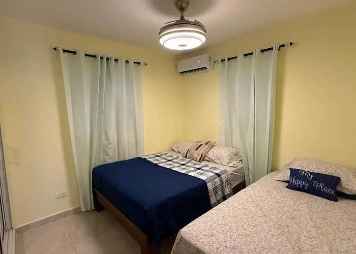 Our Cozy Home, Wi-Fi, Ac, Parking, Near Beaches And Attractions In Quiet Area