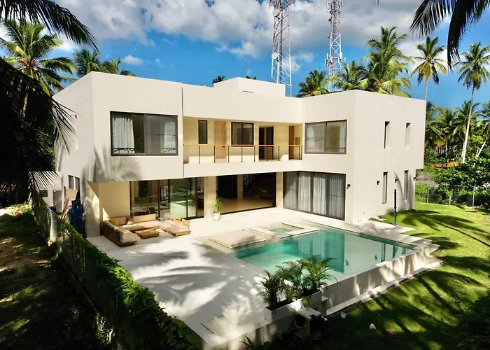 Luxury Family Villa With Pool Near Playa Bonita