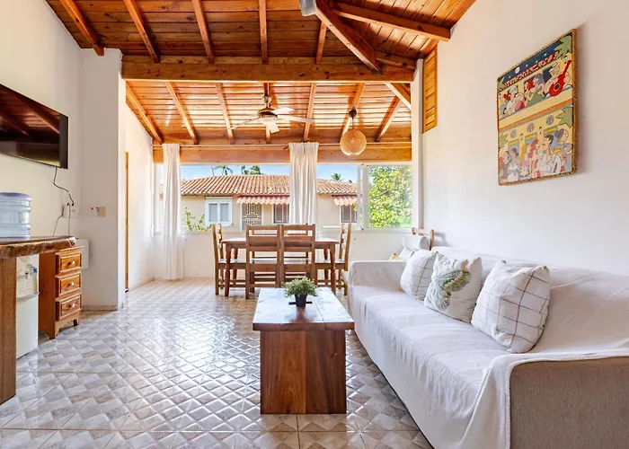 La Cortesana Cozy Apt Steps To The Beach